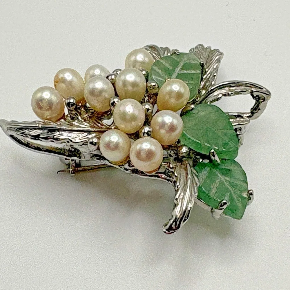 Vintage Brooch Freshwater Pearl and Jadeite Berries